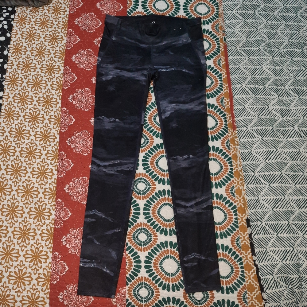 NWOT Gapfit leggings size sm